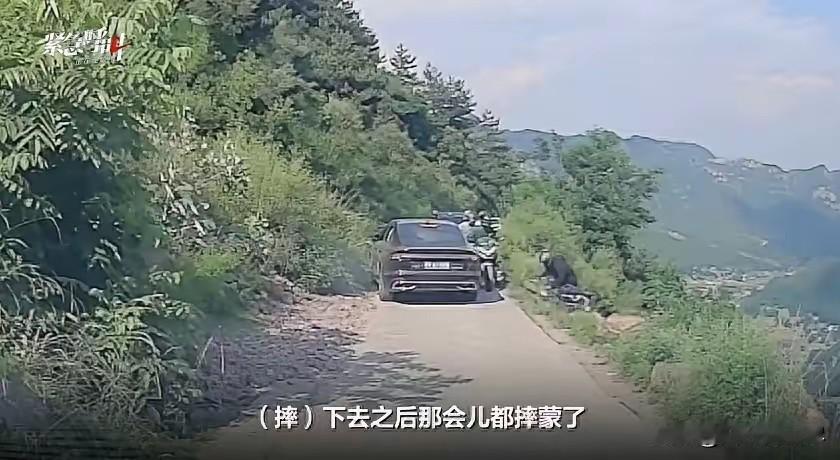 6月10日，河南新乡辉县的山区盘山路上，发生了一起让人后背发凉的惊险事故。一名摩