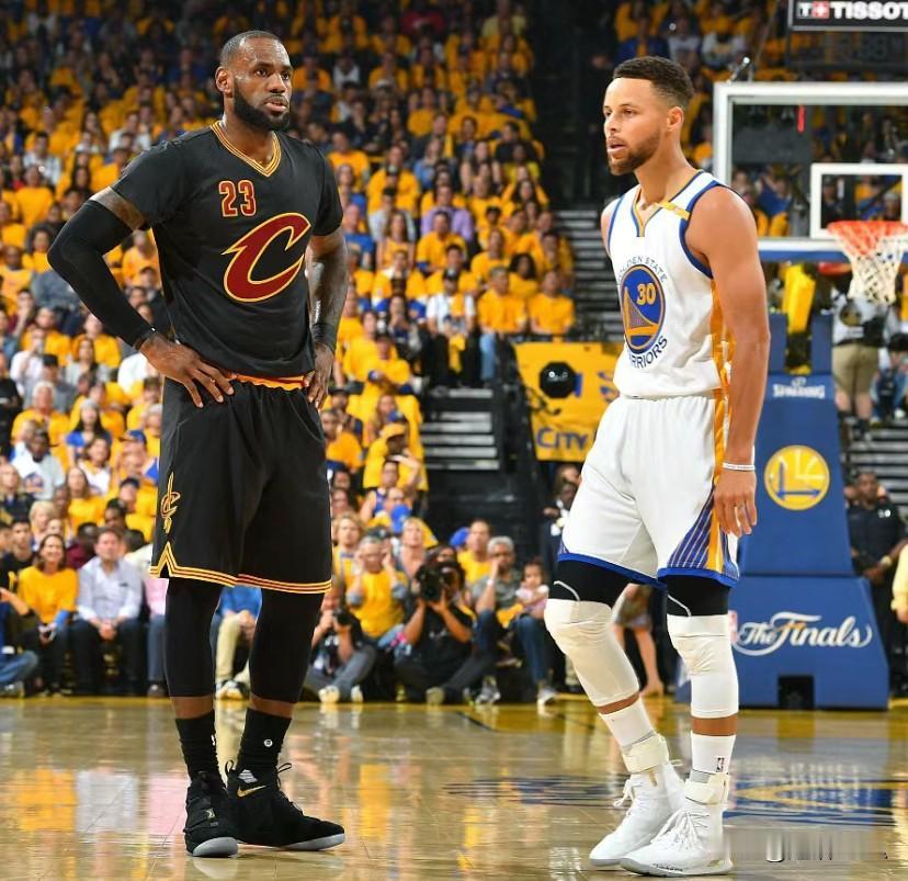 一觉醒来！NBA传来了2个不得不说的重磅消息：第一，独一份！随着库里与勇士达