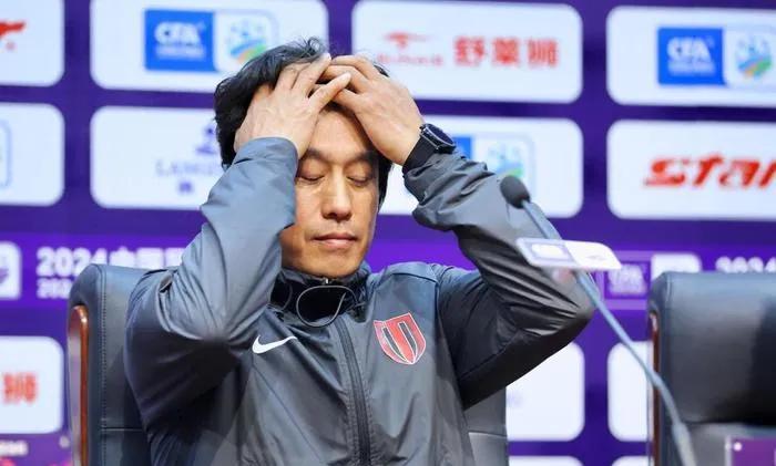 徐正源和俱乐部矛盾公开化以后，各种作妖的谣言就出来了，什么徐正源要去上海海港，周