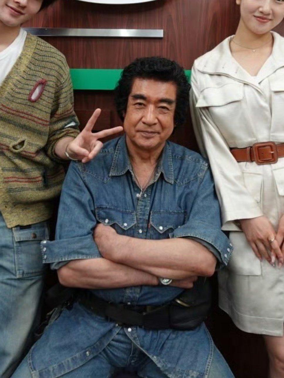 原来豪爷只比藤冈弘大一岁啊但是漫画家感觉出道蛮早的早于70年代了