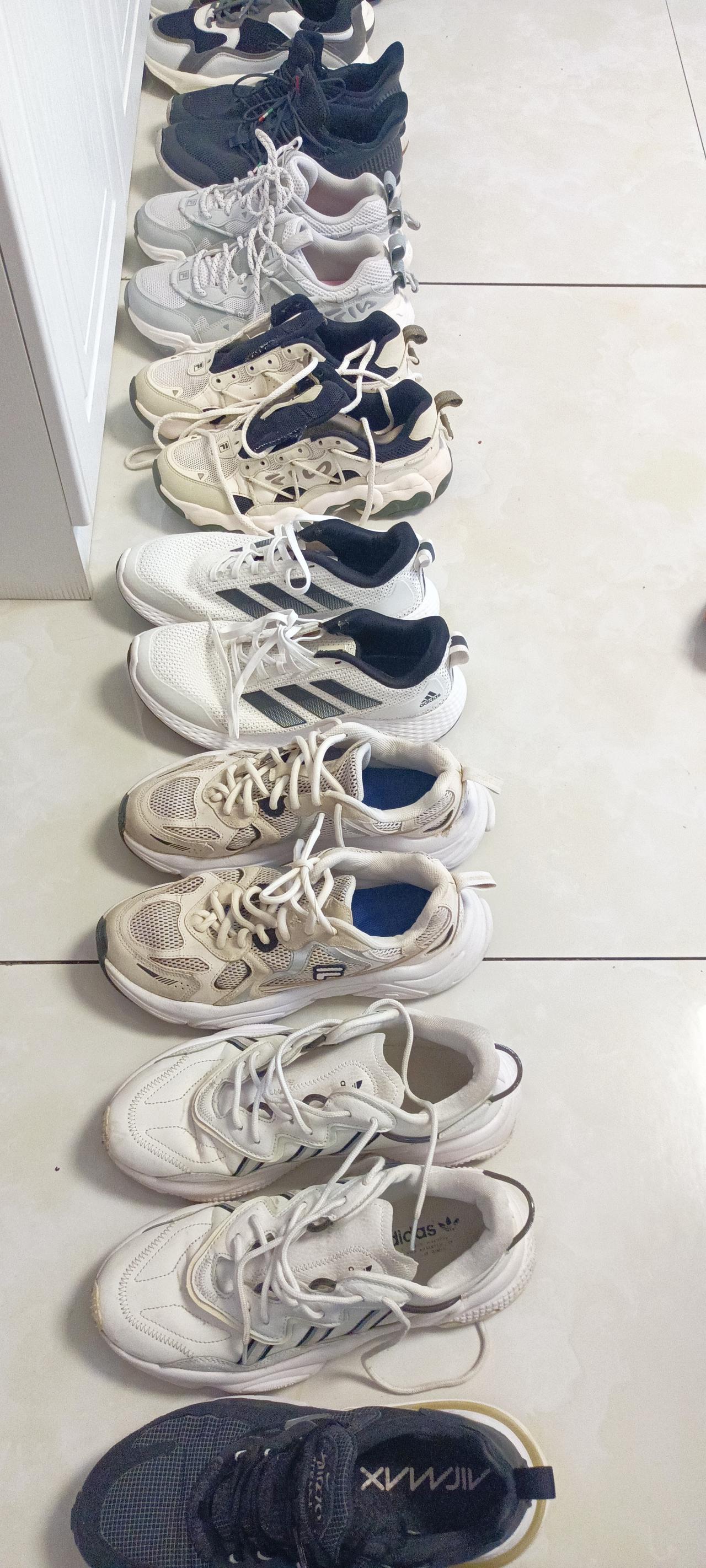 我说我老公矫情，他还不承认！他打电话让我去给他买双鞋，没鞋穿了。别人说这话还