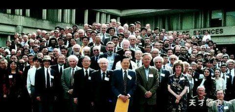 杨振宁在科学界是怎样的一种存在？看了这张图，杨振宁先生有多厉害？在科学界是怎样