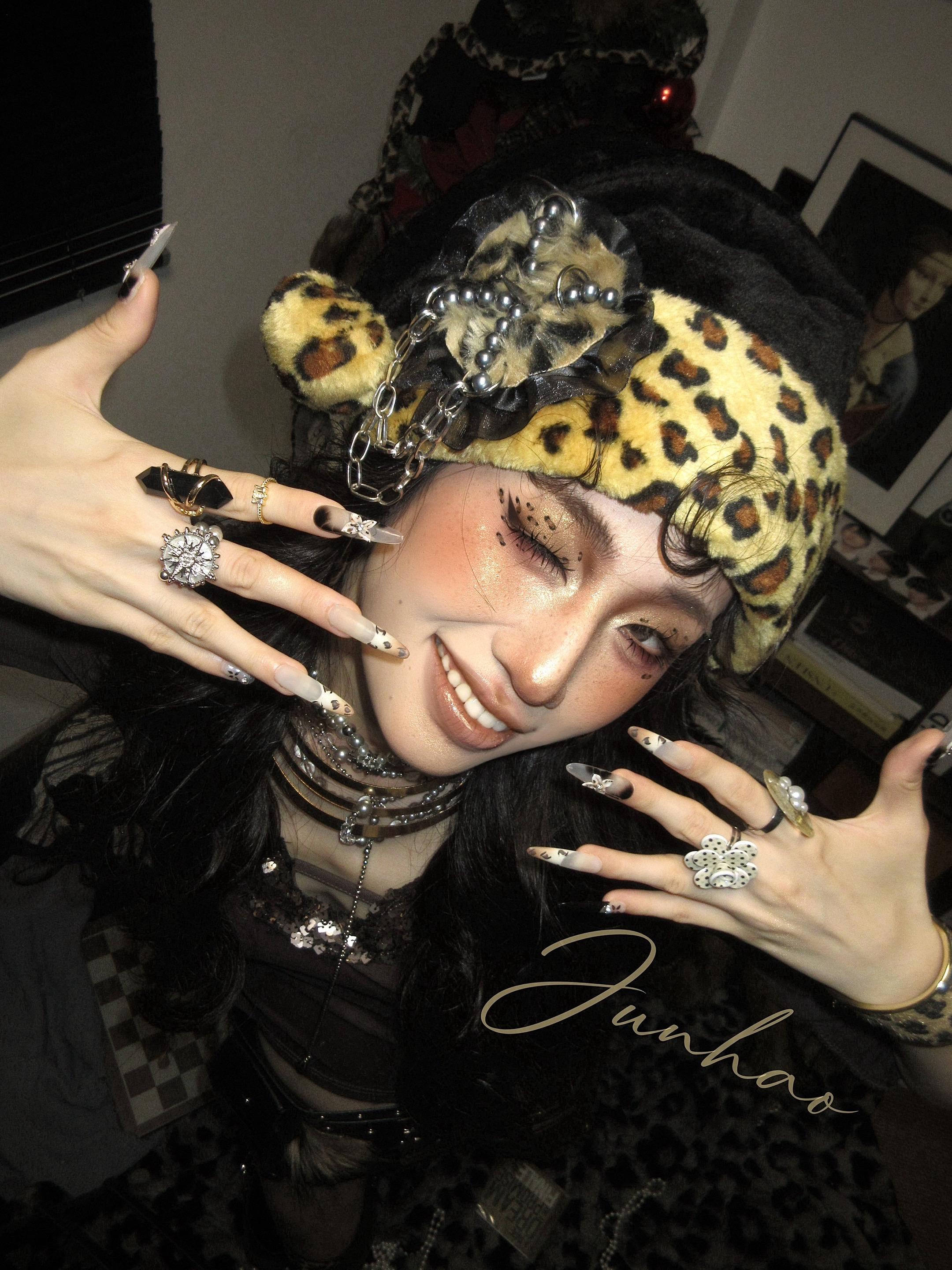 豹子小姐🐆。豹纹野性美看的人爽爽的