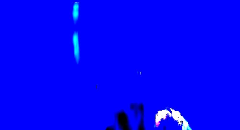 她笑着喊了声嫂子，王菲头都没抬。慢悠悠飘来一句，我看你这只鹅，是还没煮烂吧