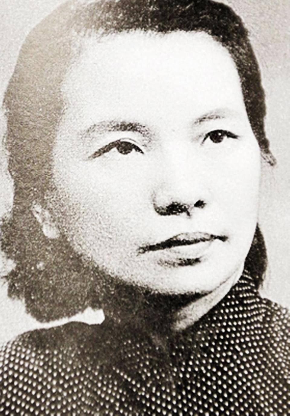 1950年，朱枫被捕，为守住秘密，她将2两重的金子取下，分多次进肚子，吞金后，她