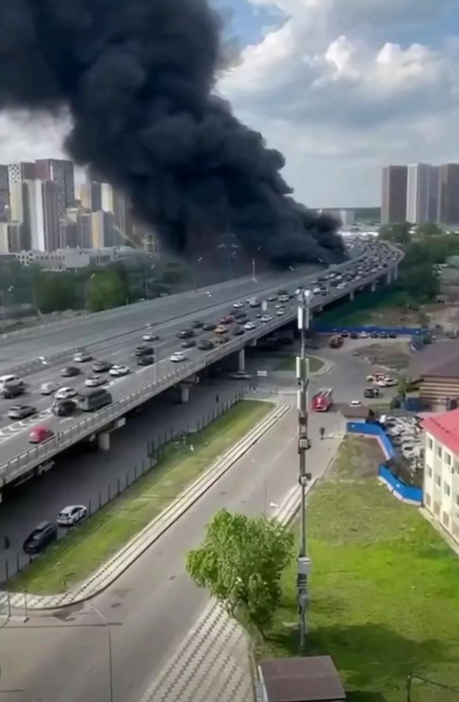 俄媒报道，当地时间17日，莫斯科州州长沃罗比约夫证实，在乌军当天对俄首都地区发动
