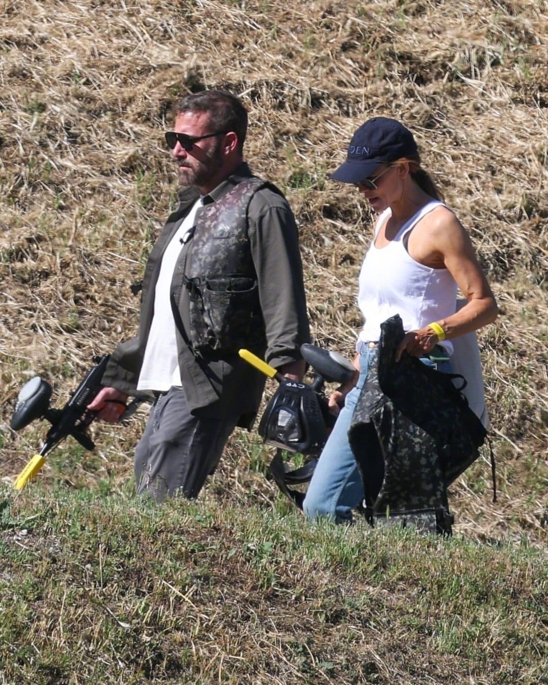 欧美八卦新闻，詹妮弗·加纳和前夫本·阿弗莱克接连几天被拍一起外出。周六下午，两