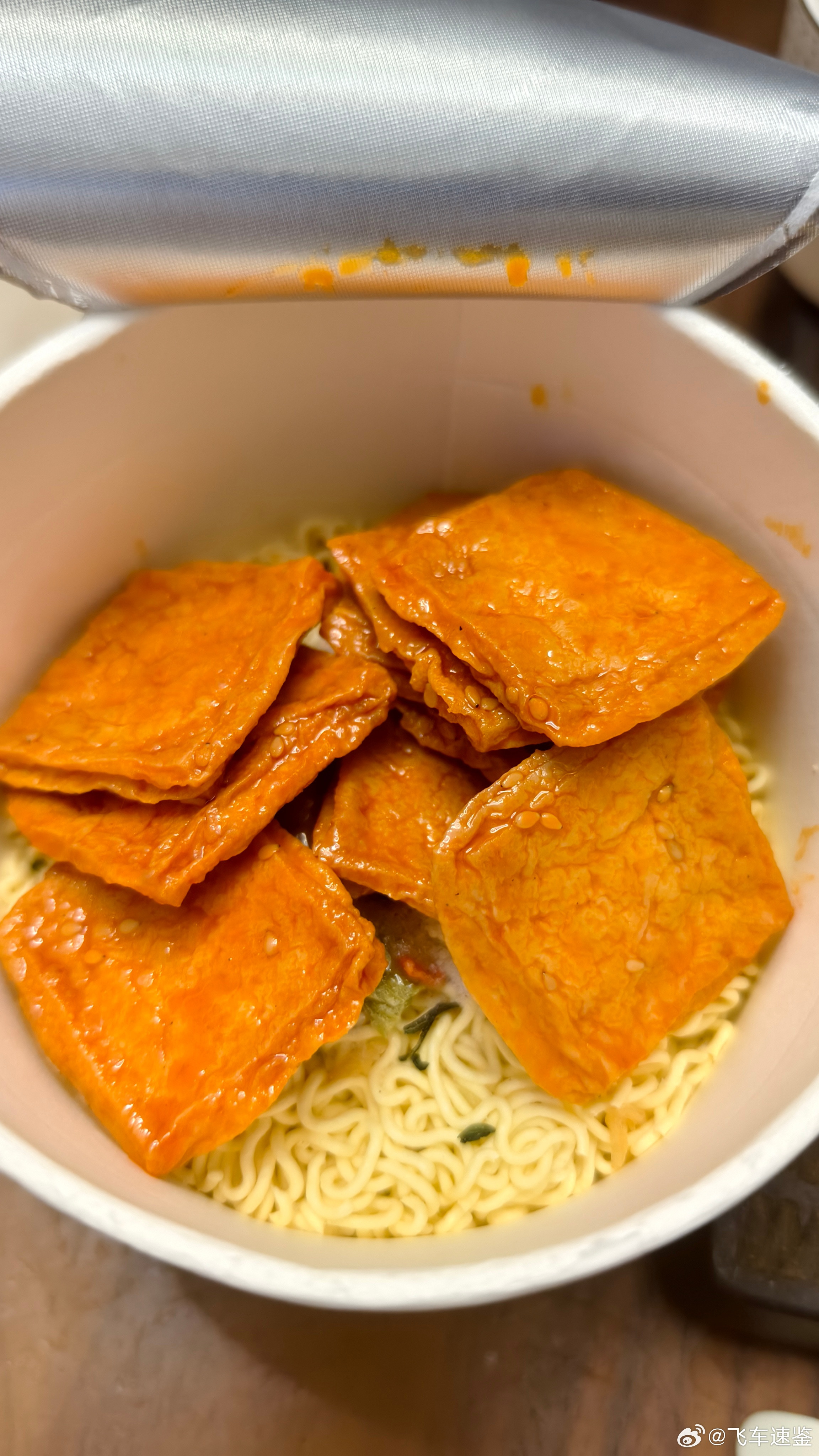 今天忙没空去漱口。随便整点泡面回味一下读书时候的吃法美食分享﻿泡面​​​