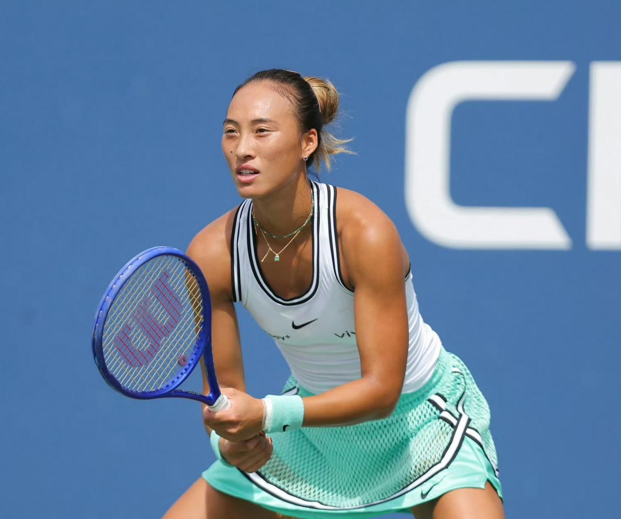 摔了四次拍、脱了两次鞋，还是输了！北京时间9月4日凌晨，2026美网女单第二