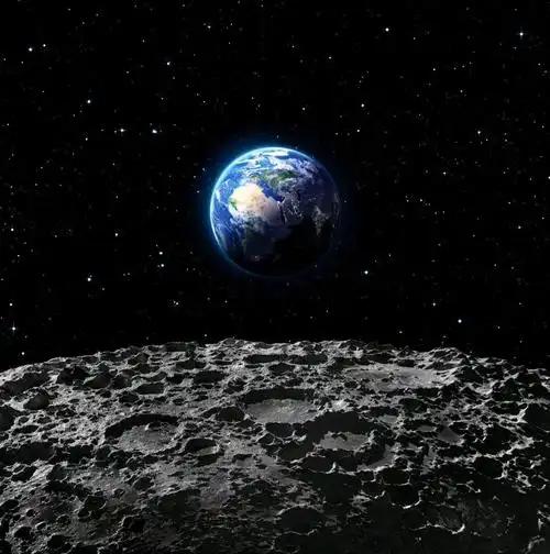 你有没有想过一个问题：既然月球上全是土，为什么宇航员不干脆装一麻袋带回来？ 