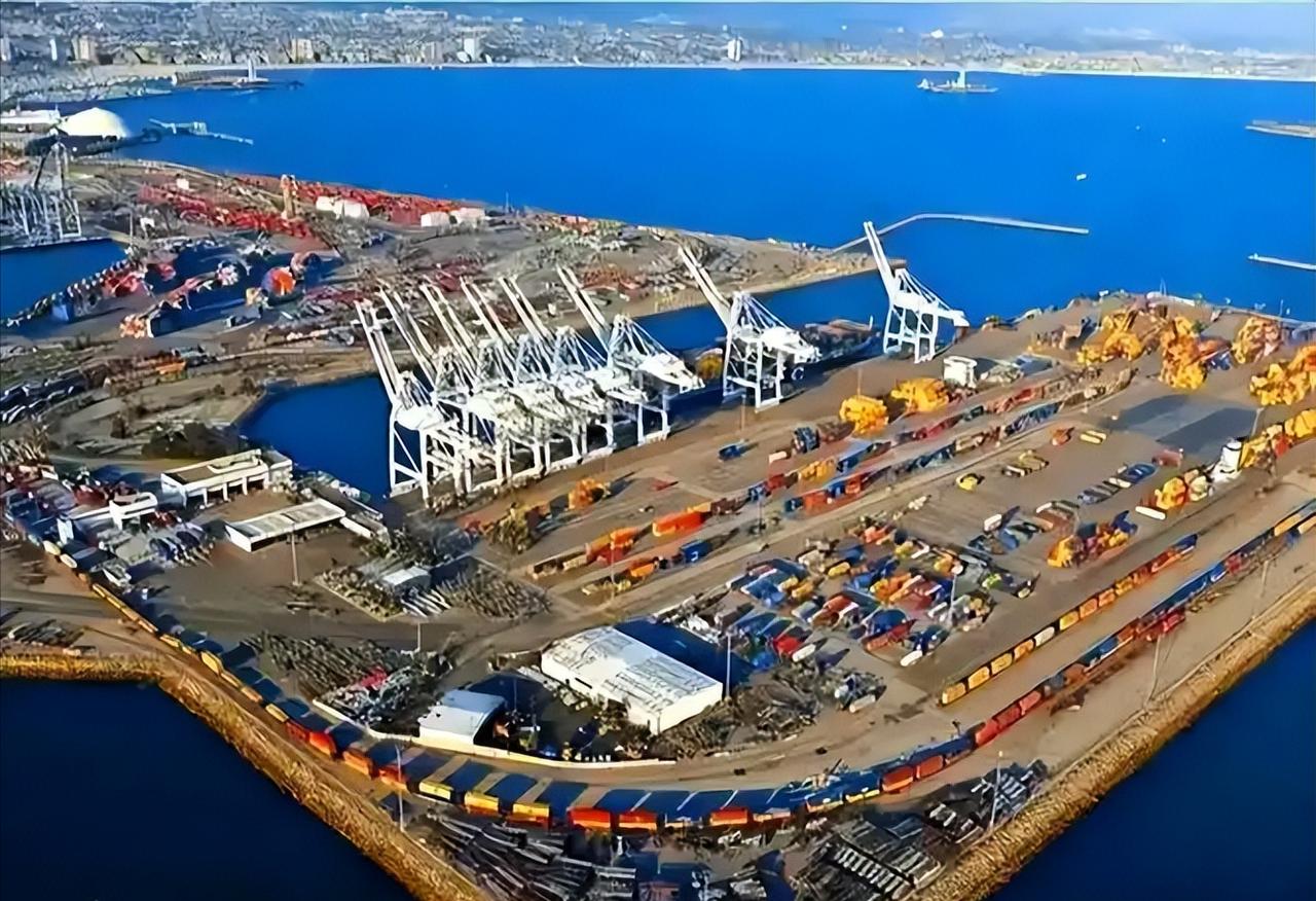 据彭博社消息，肖千大使1月28日在堪培拉向记者表示：如果达尔文港是通过强制出售的