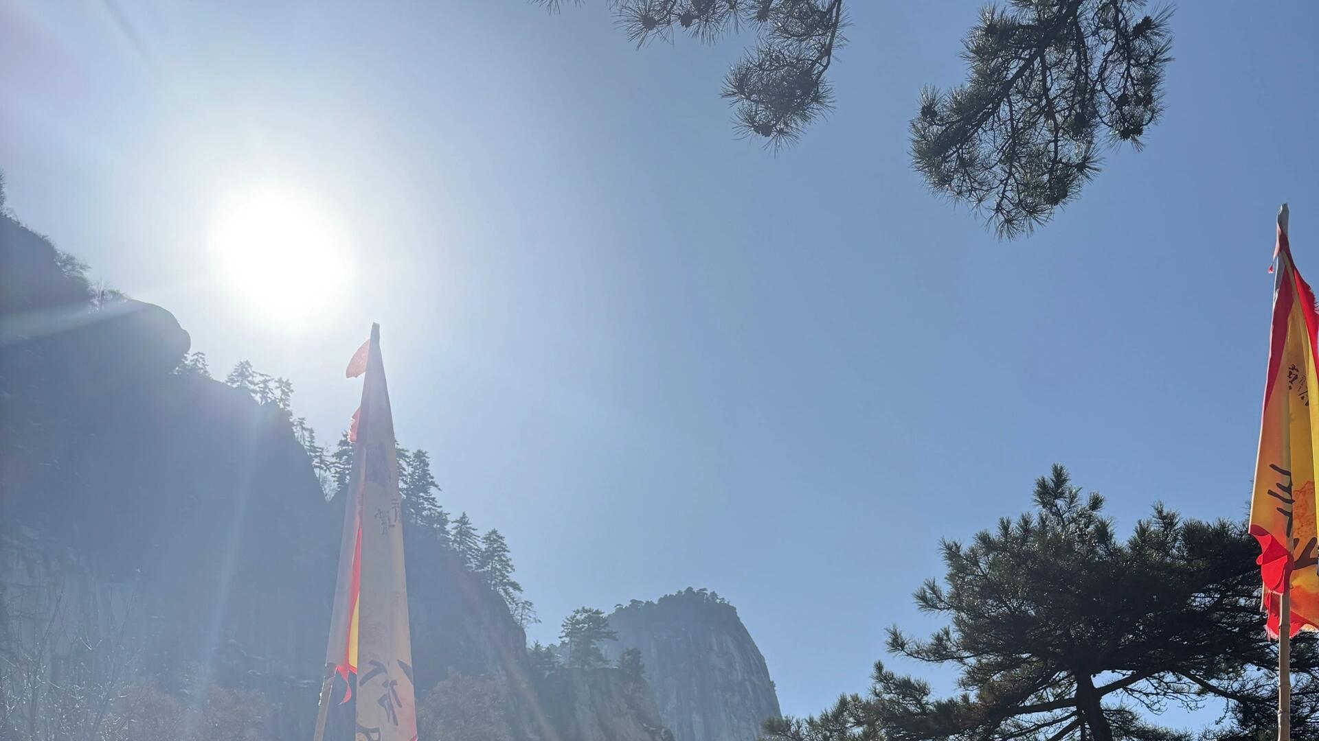 去年五一爬山的时候