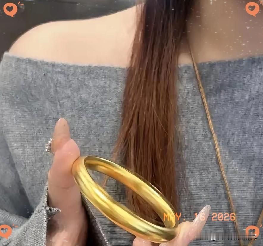 金价一跌，最先醒过来的还是普通人5月15日我看到一只38克的金镯子，标价410