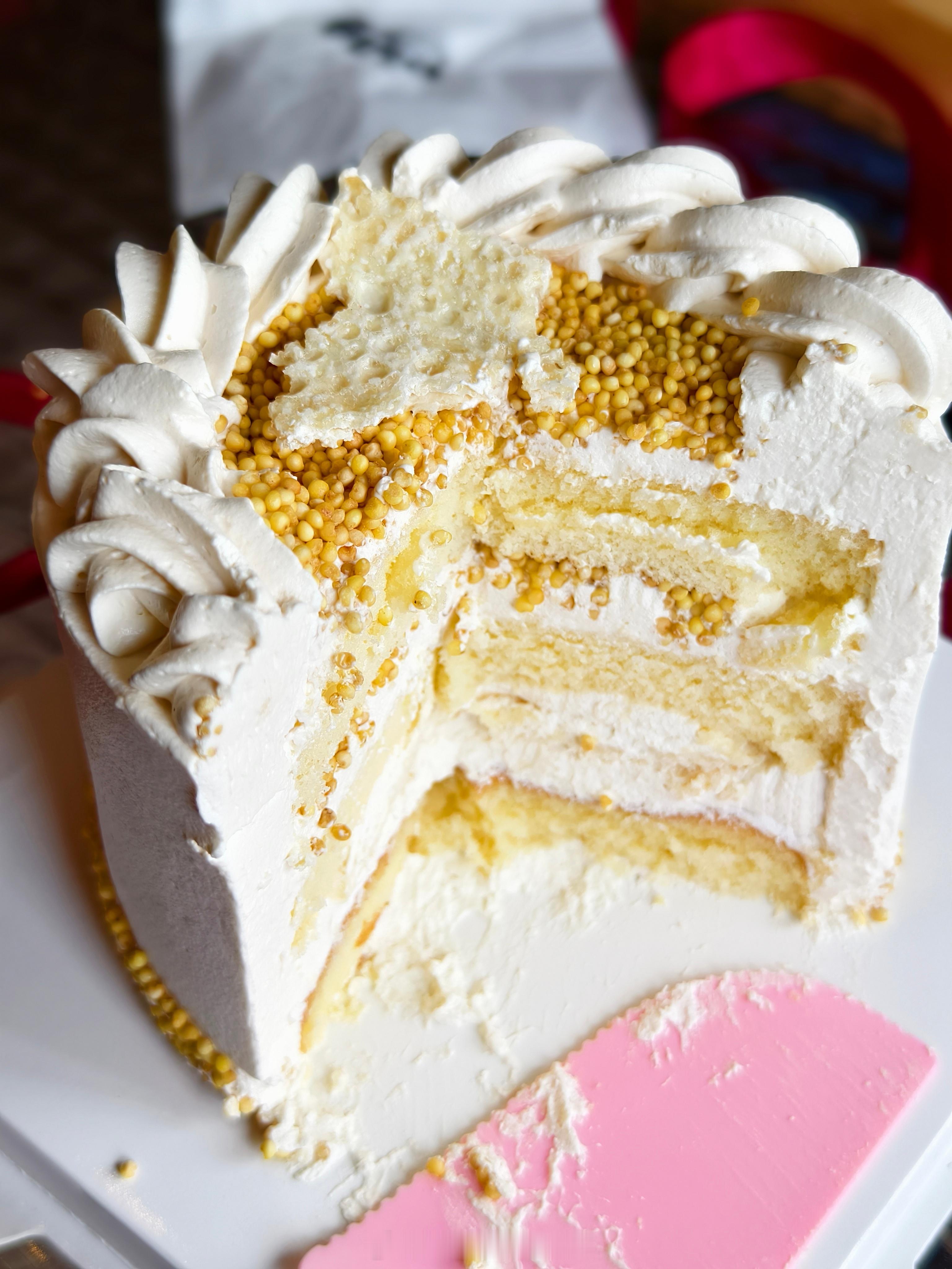 奶皮子这个东西，感觉今年突然流行开来。其实从小在内蒙，奶皮子的常见程度和大家看米