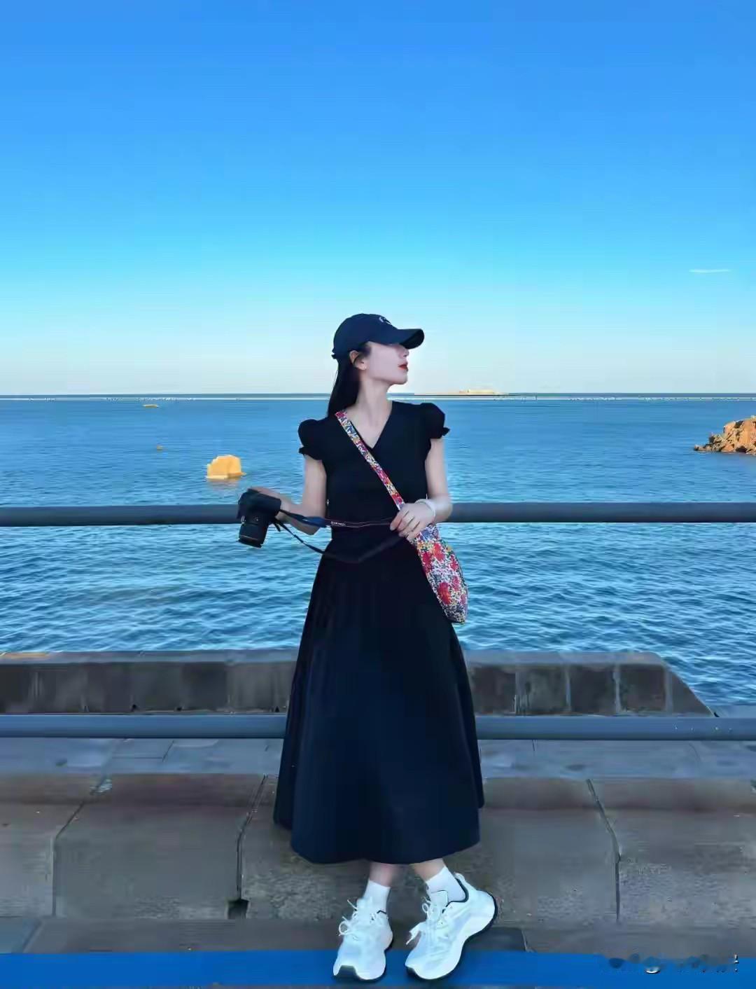 人精上班和普通人上班的日常：人精上班：捧领导，夸同事，业务九分熟，摸