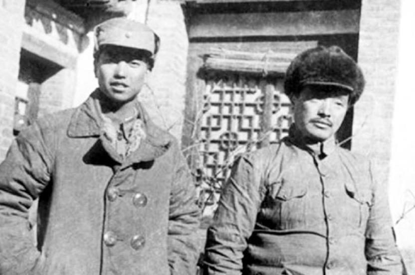 1955年萧克被列入主席审核大将名单，最终却降衔，背后原因与刘少奇有何关联？1