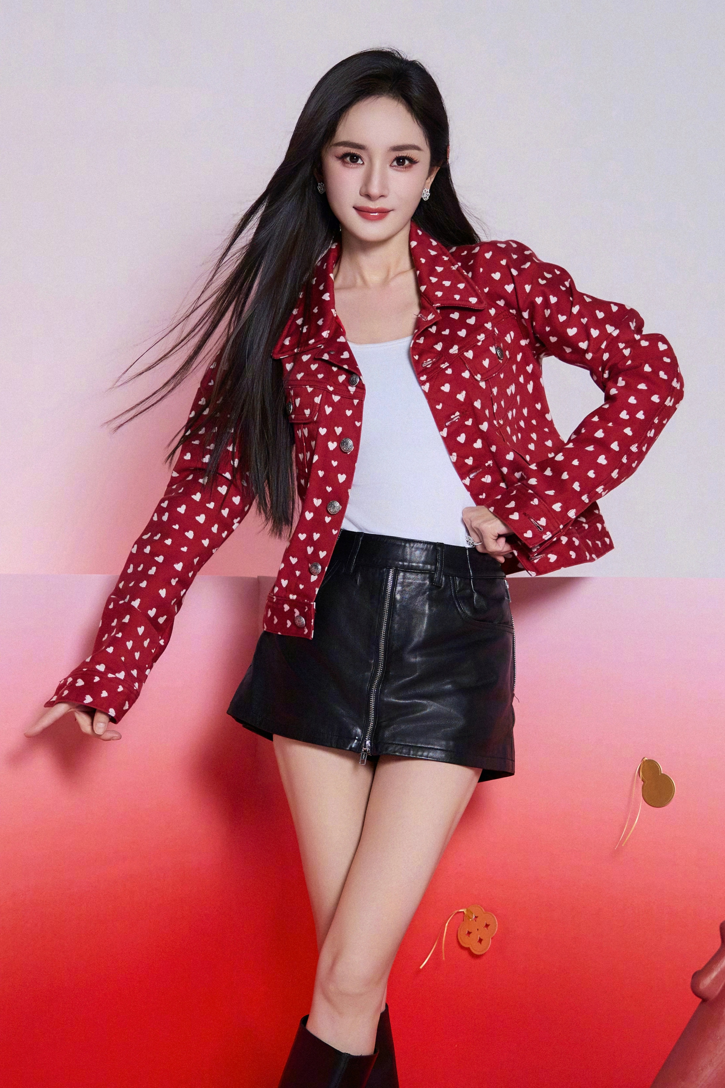 杨幂烟花绽成漫天祝愿杨幂王小卤品牌直播出图