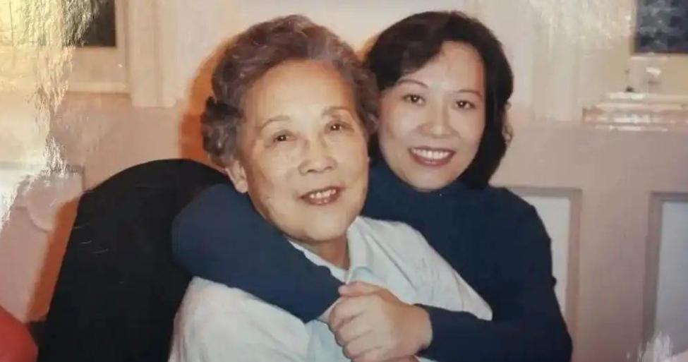 2001年，上海一女子为了报恩独居的老师，她掏空家底在沪给恩师买下一套房养老，2
