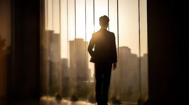 不得不佩服，中国的战略眼光，还是很敏锐的。中东一打仗，石油运输就不稳。很多国家都