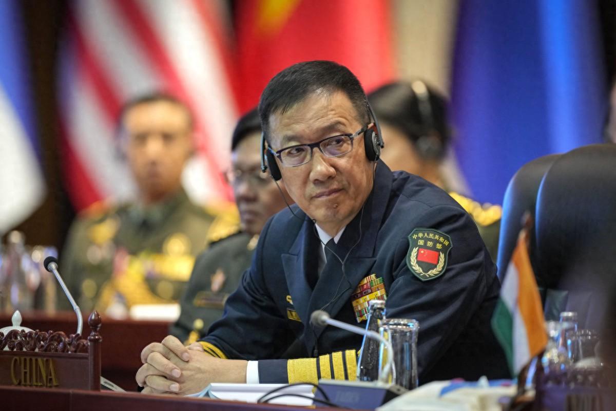 歼10C一战成名，董军防长收到法方邀请，法国对华有几个不情之请