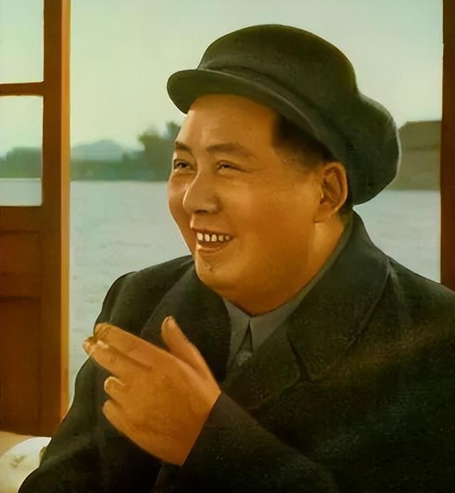 1964年春节前，毛主席把老朋友章士钊单独叫到身边，没聊国家大事，反而问了一件挺
