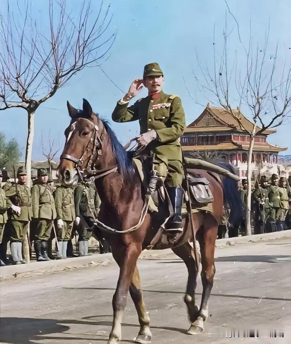 1937年，司令官松井石根，骑着高头大马，耀武扬威，走进南京城。他穿着军装，脚蹬