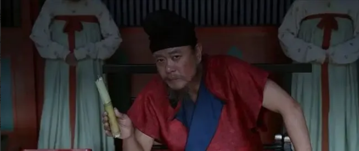 《长安的荔枝》里，荔枝那么好吃，身为刺史的何有光为什么总在啃甘蔗剧中，反复出