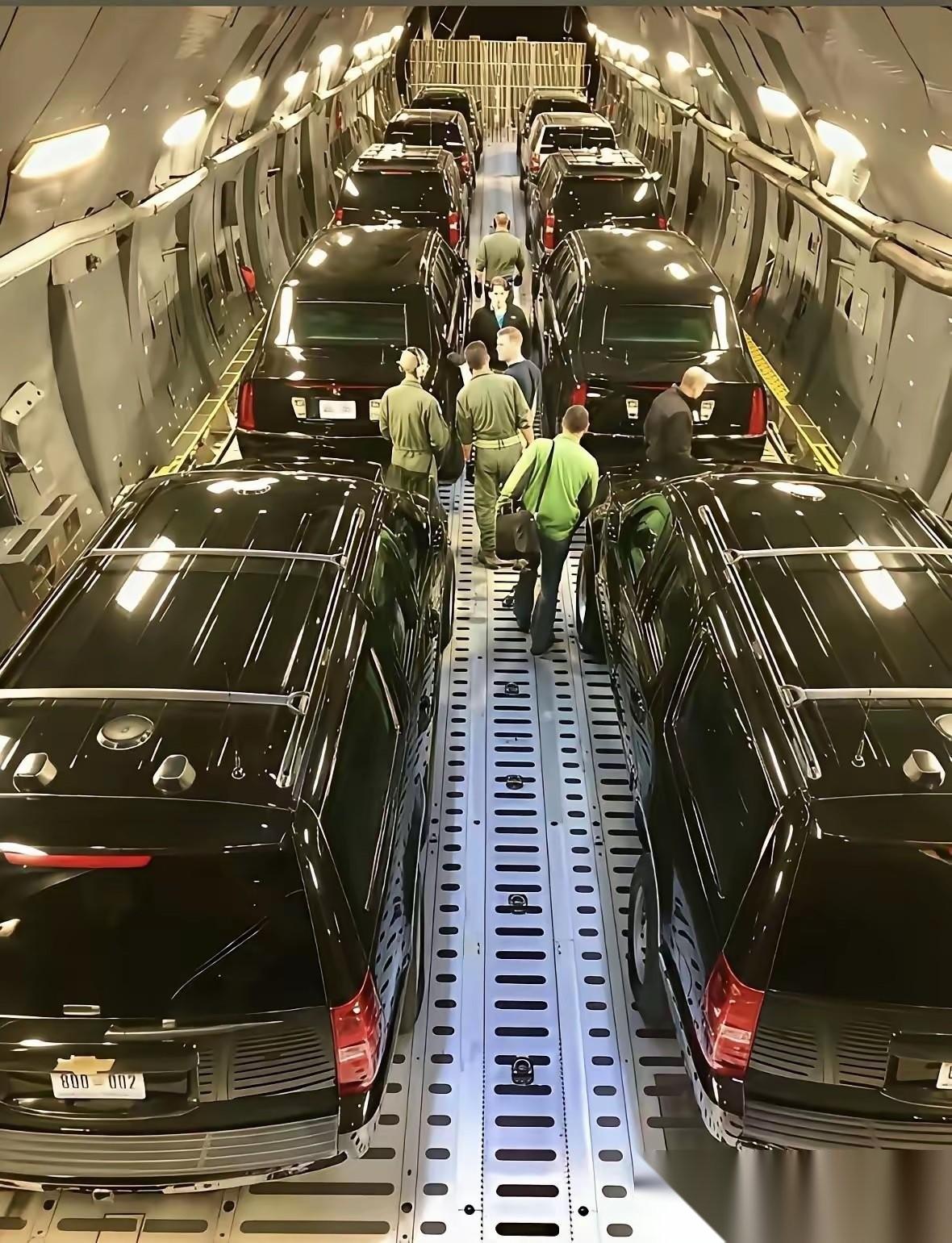 美国果然是架子大，讲排场，这几张照片就是美国代表团提前抵达巴基斯坦的专机。美国这