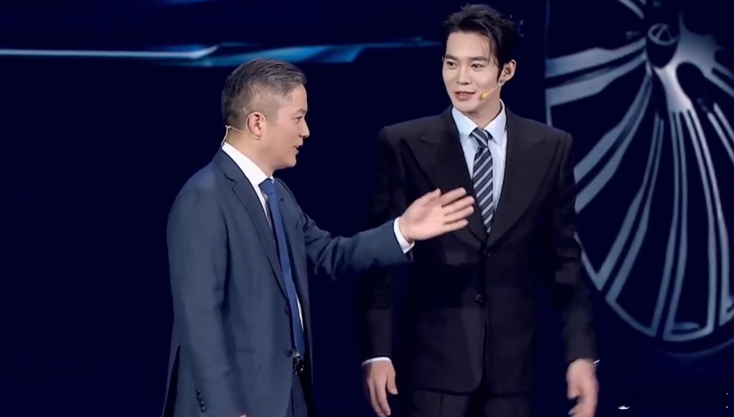 全新一代瑞虎9车主——于适！001号！豪享版14.69万元，奢享版15.59万元