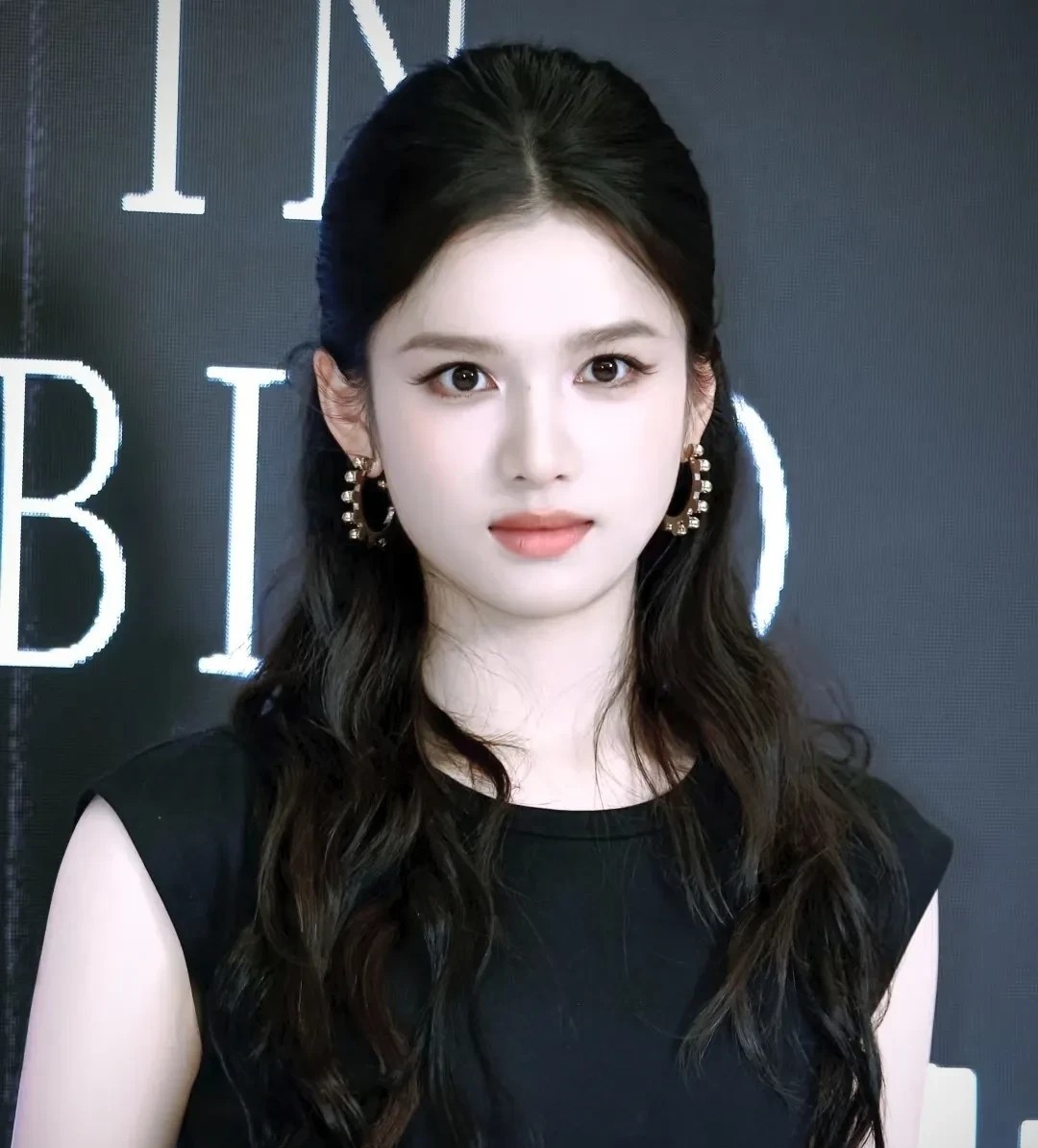 为什么都说张婧仪是东南亚的长相！不是因为肤色不够白，仔细看才发现