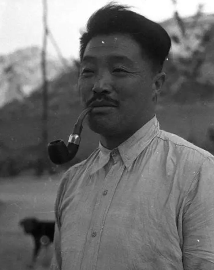 1939年，一二〇师发生一起针对贺龙的刺杀密谋。警卫排副排长吴聋子被敌方重金收