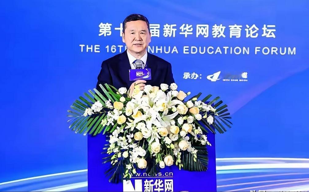 ·中央最近亮剑了，十五五规划直接把“遮羞布”扯了下来。5000万大学生，满大