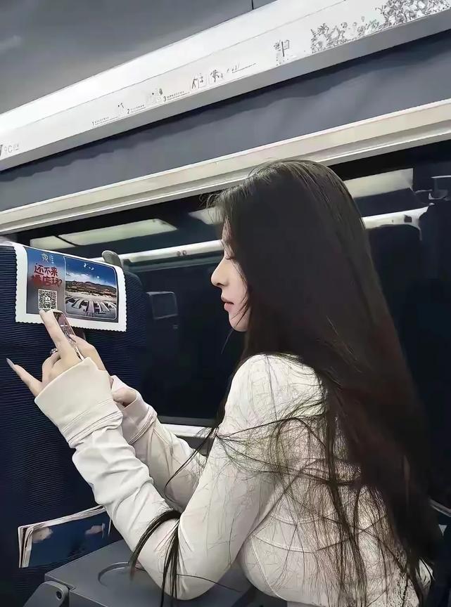 这么长的指甲影响挖鼻屎吗？