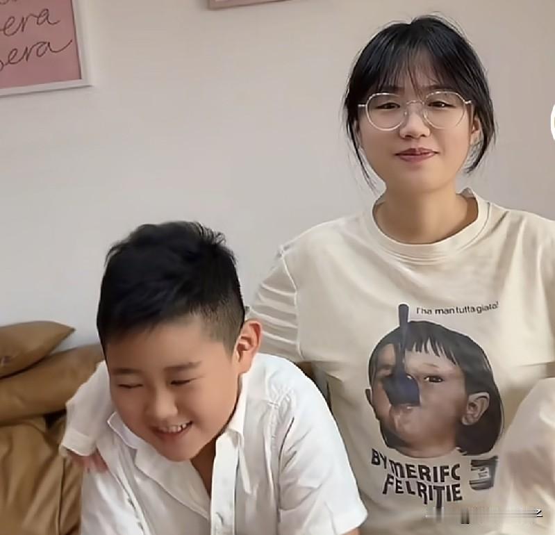 地炮妹妹一家，父母好的让人羡慕，可是在养孙子这样事情，，却好像出了一些问题。