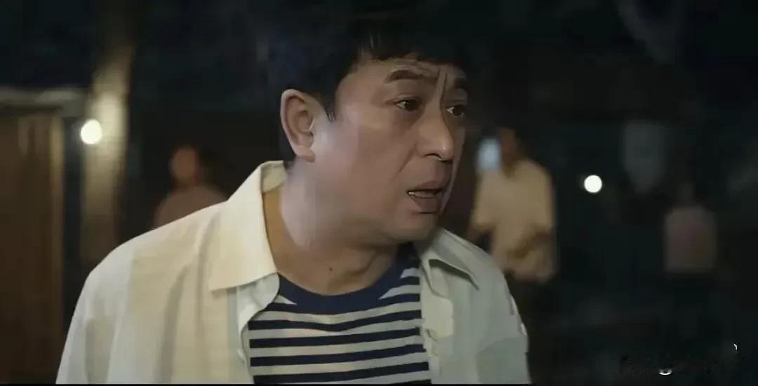 读过《主角》原著后，真心觉得张嘉益撑不起胡三元这个角色，李幼斌饰演会更贴近人物
