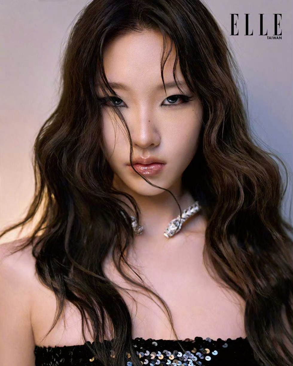 我觉得老大比老二长得时尚耶！台版ELLE二月刊封面人物，小S大女儿许曦文Ell