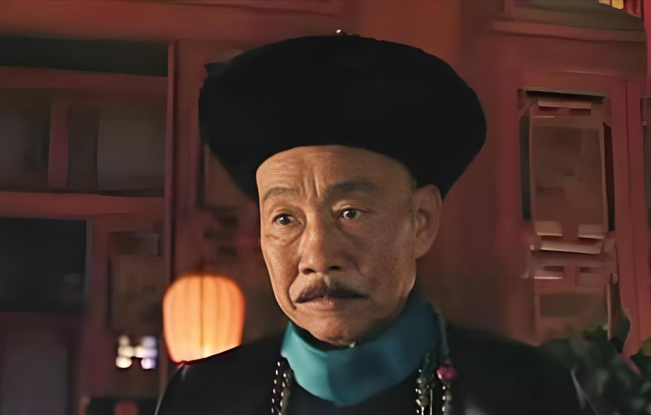 1900年，慈禧调武卫中军炮队协助董福祥的甘军，攻打东交民巷使馆。炮队统领张怀芝