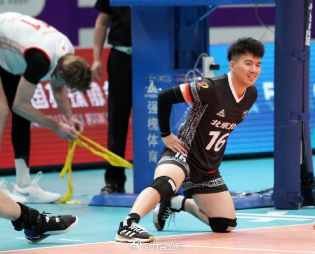 北漂打工人陈嘉杰，23-24赛季转会北京拿到联赛亚军，25-26赛季转会天津拿到