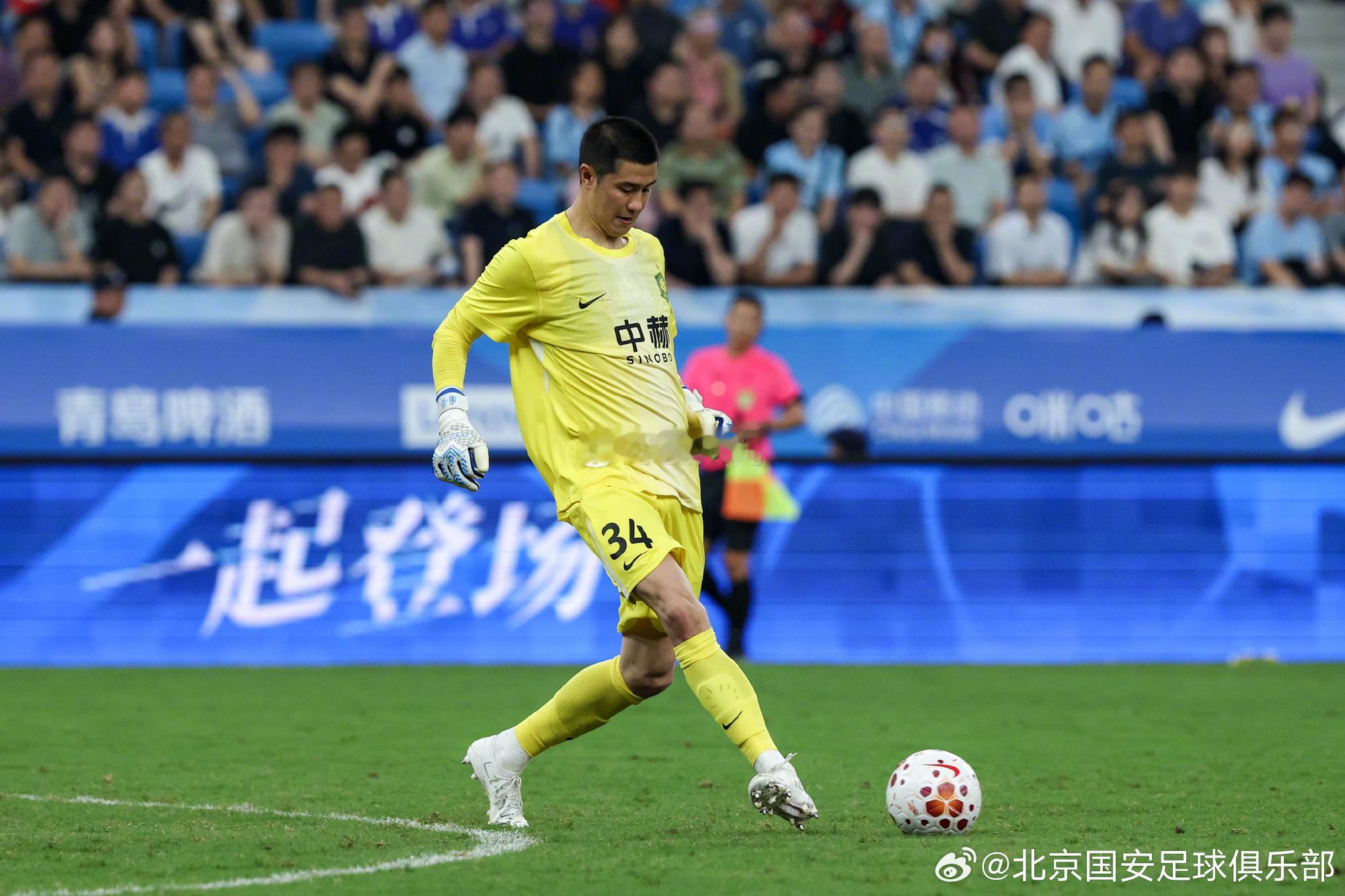 北京国安本赛季已进行了9场正式比赛，总战绩3胜2平4负，战绩不佳的确有错漏判、