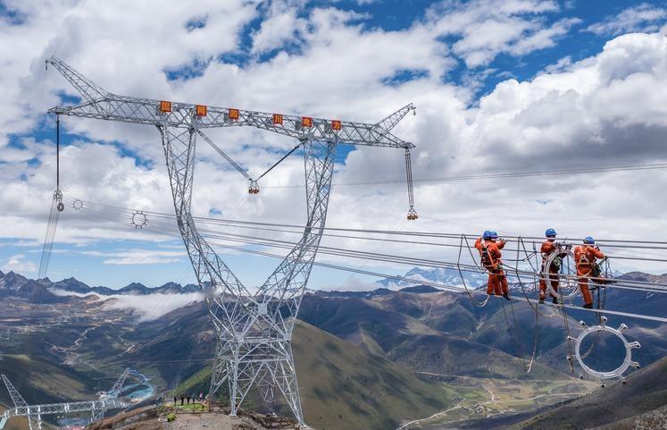 没有哪个国家能和中国比电力了！说到电力，现在真没哪个国家能跟中国硬碰硬。咱
