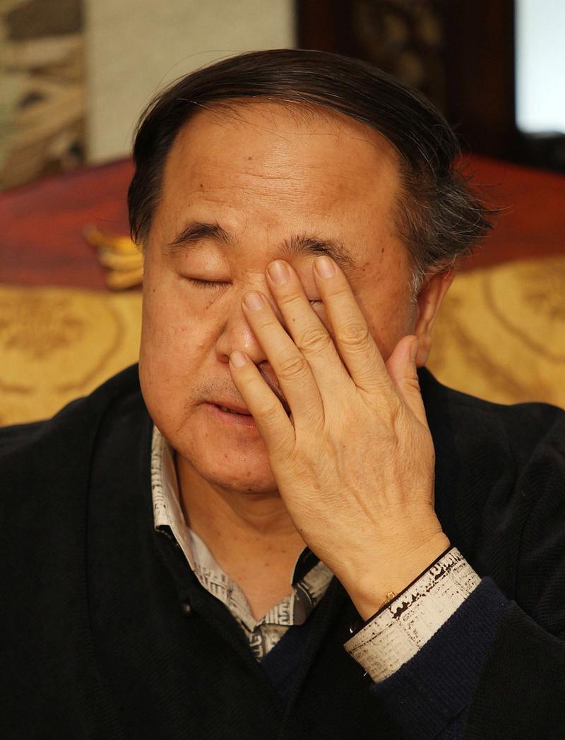 “莫言是当今文坛上一座耀眼的灯塔，不管左棍怎样喷，都无损于莫言的万丈光芒”。这是