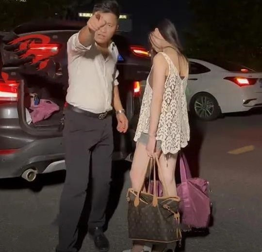 一对广东夫妻因家庭纠纷发生了争执，妻子冷静地整理了物品，随后电话联系了自己的哥哥