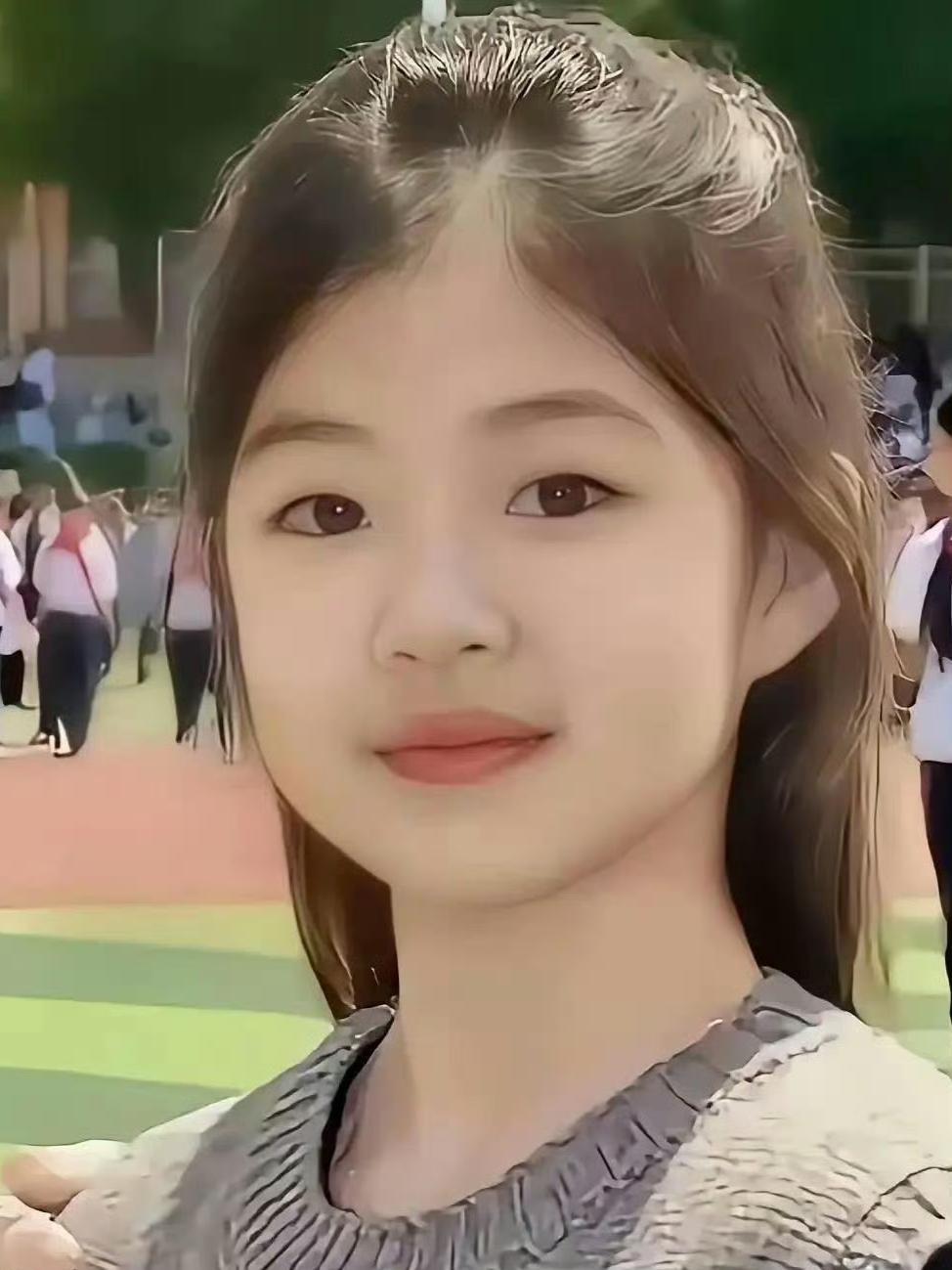 章子怡的女儿醒醒已经十岁了，长得好漂亮​​​。你觉得漂亮吗？照片上来看小女孩