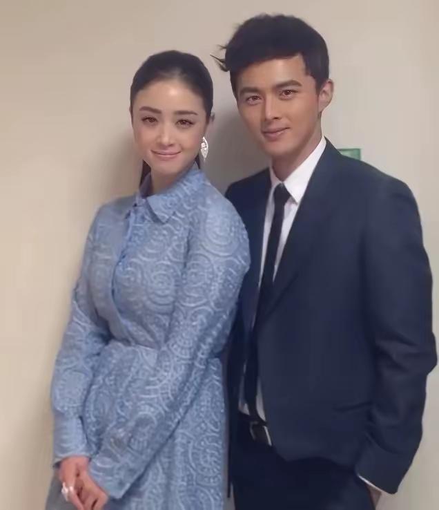 叶祖新跟蒋欣恋爱的时候，男女之间该做的是不是都做了？成年人的恋爱，没有一对是单纯