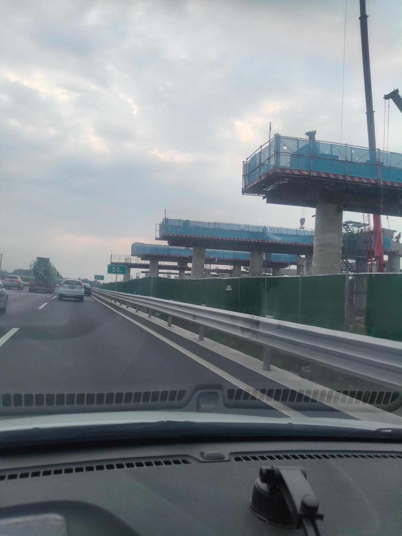 成都经温江至邛崃高速公路扩容项目，省十四五重点交通项目，原路拓宽，不新建复线，B