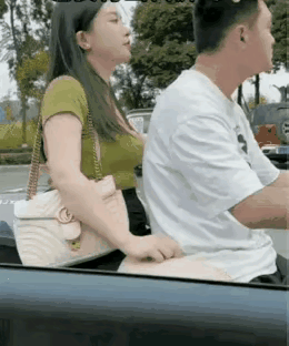 偷鸡不成反倒蚀把米[大哭]