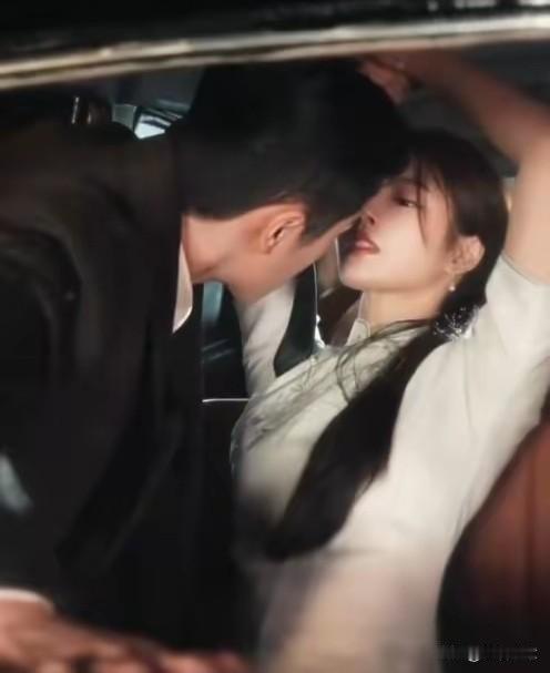 《玉簟秋》开机,热搜背后那些事横店影视城又热闹了,民国街那边,《玉簟秋》开机