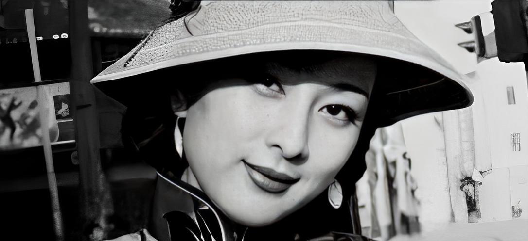 1933年11月的一天，李士群的妻子叶吉卿独自一人去见了大特务徐恩曾，她身穿旗袍
