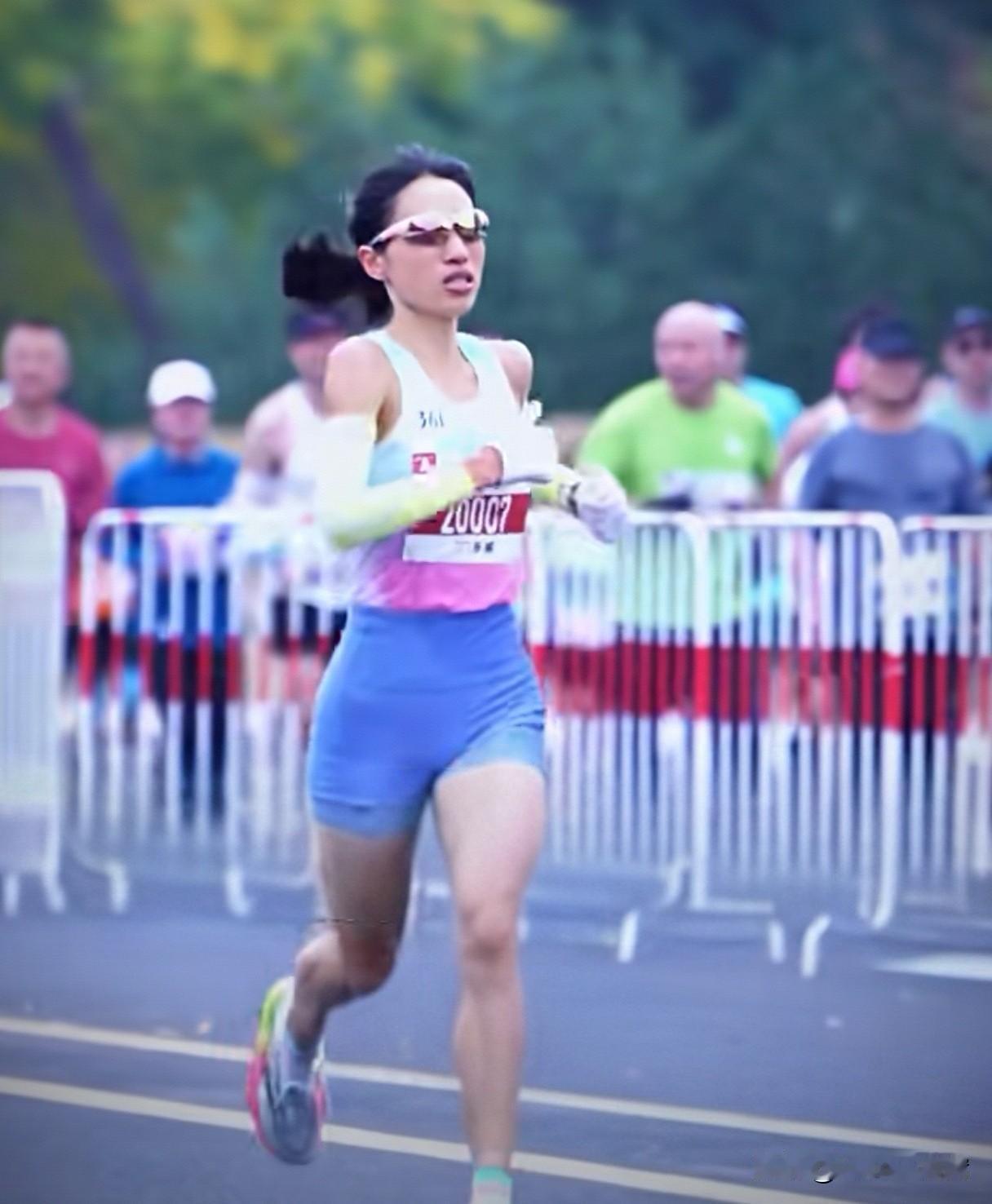 口碑反转了！张水华官宣辞职护士后，近日（1月6日），其丈夫王岢回应张水华辞职后计