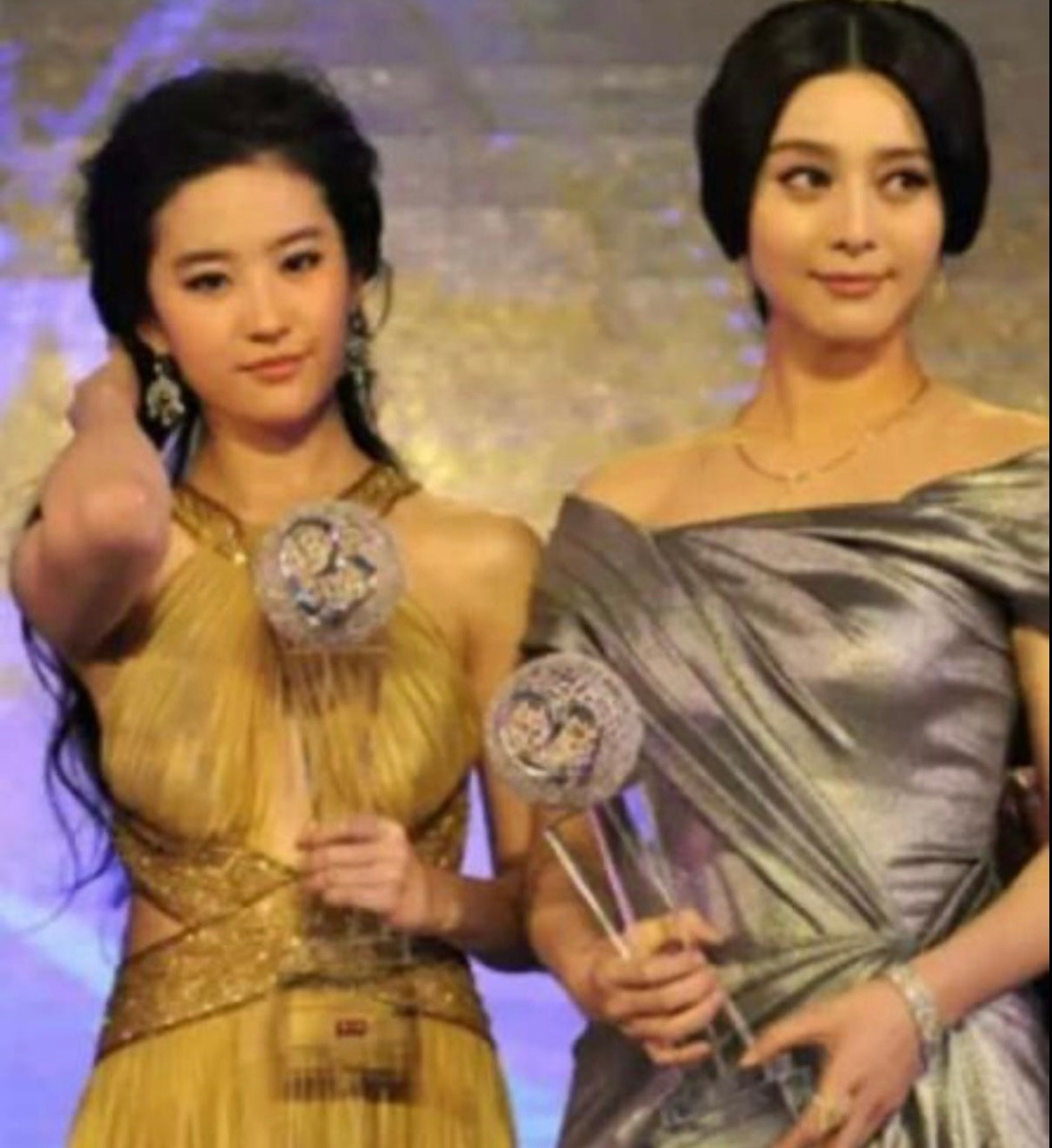 范冰冰刘亦菲同框，有网友说像妈妈跟女儿